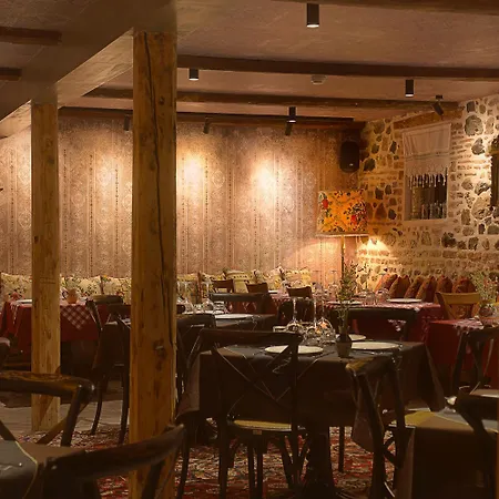 Hani I Pazarit Boutique Hotel 4*